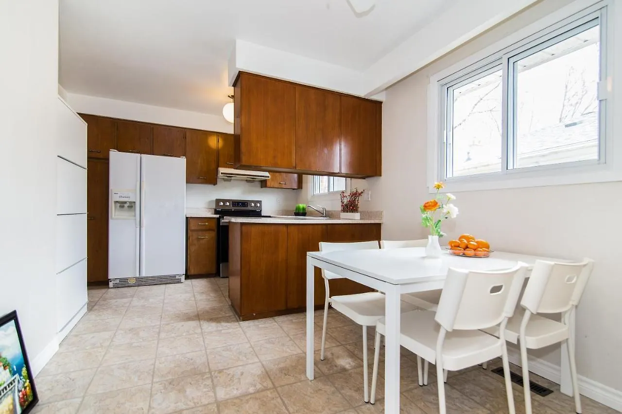 Spacious And Bright House Toronto