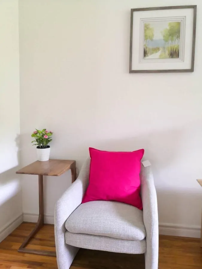 Spacious And Bright House Toronto Homestay