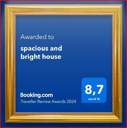 Homestay Spacious And Bright House Toronto